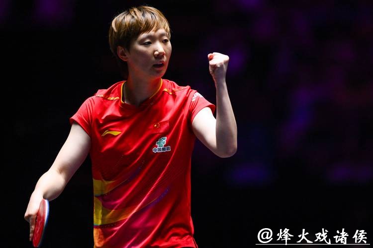 乒乓球亚洲杯女单 王曼昱战胜对手晋级半决赛